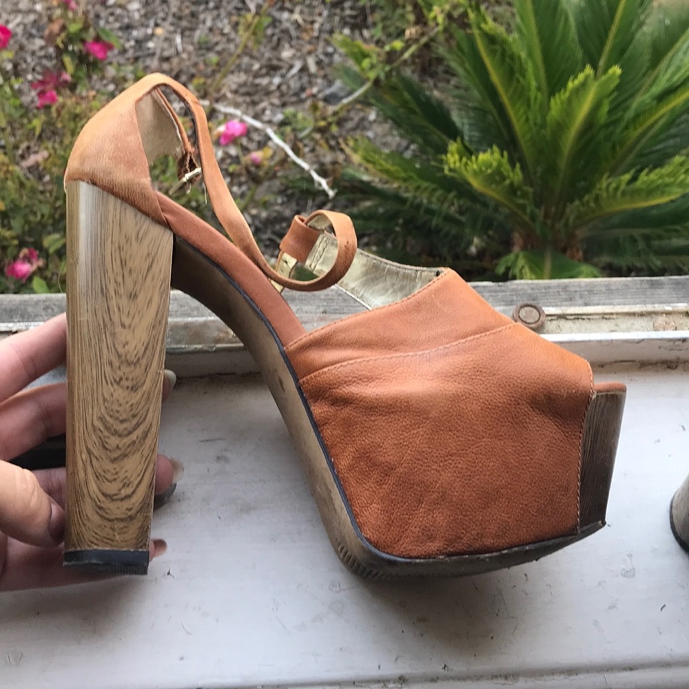 Jessica Simpson platform heels